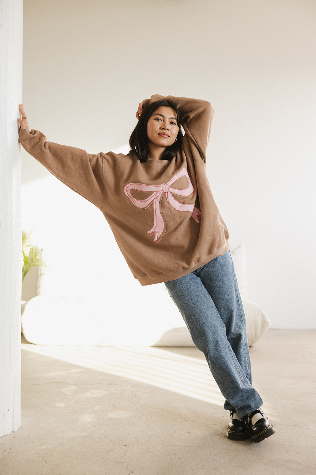 The Bow Oversized Crewneck in Latte