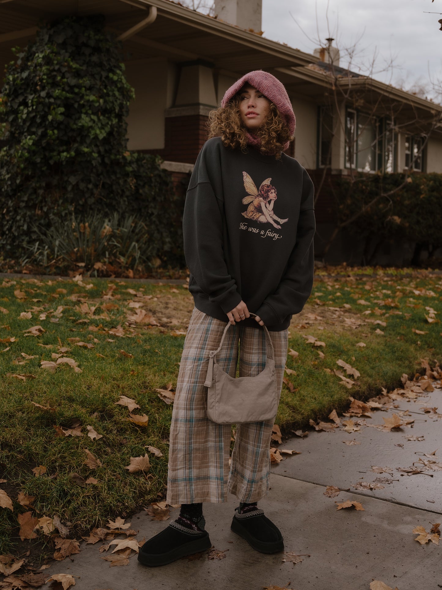 The She Was a Fairy Oversized Crewneck in Vintage Black