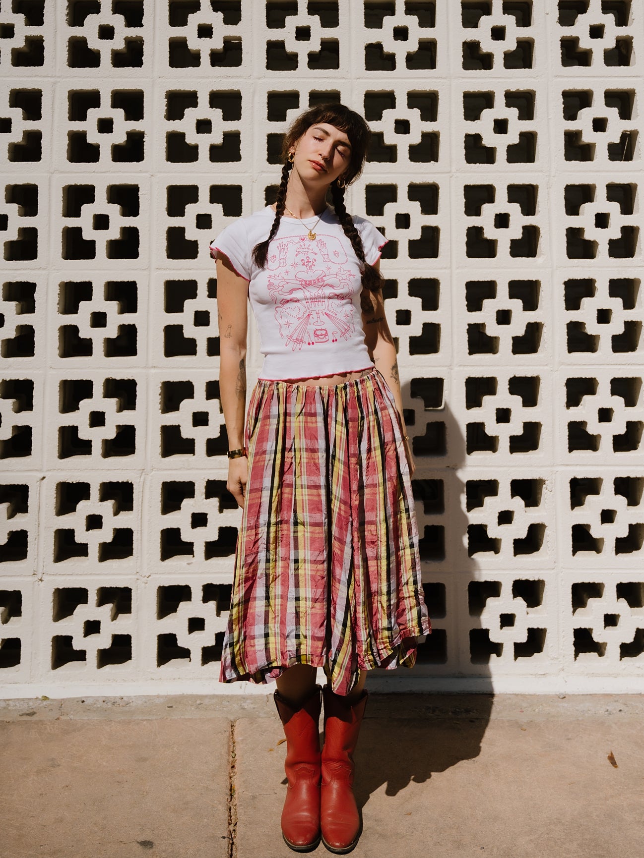 Subtle Fas Desert Mouse x Subtle Dust: The Tender Ruffle Trim Baby Tee in White