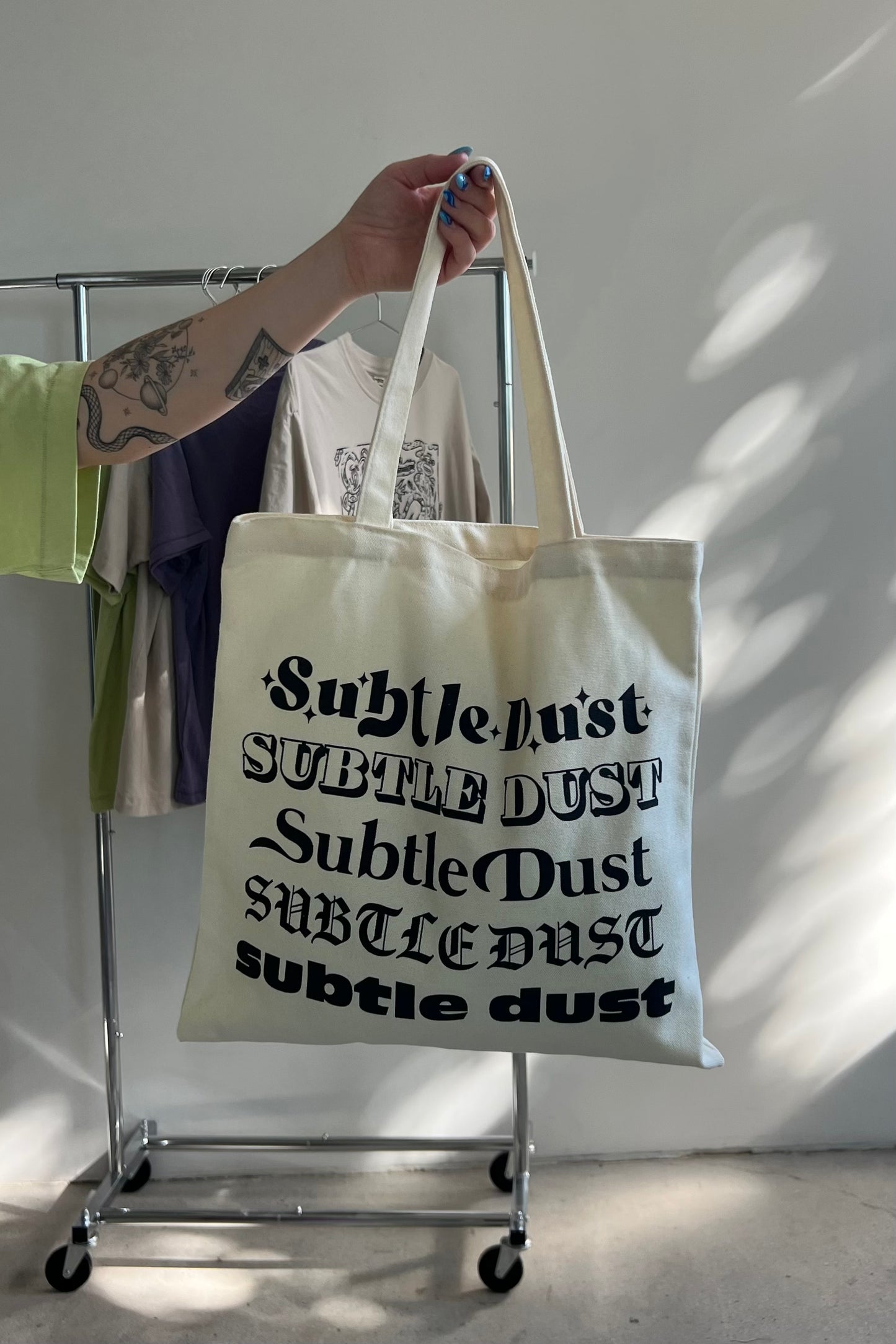 The Subtle Dust Tote